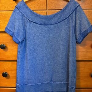 Scoop neck blue short sleeved sweatshirt